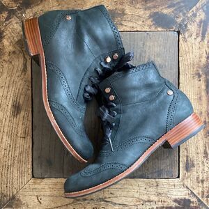Sebago Vintage Victorian Inspired Booties
